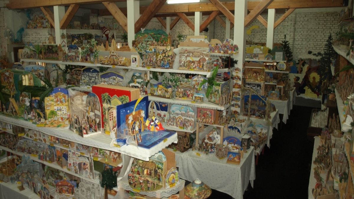 V Kněžičkách u Českého Dubu můžete vidět kolem tisíce papírových betlémů